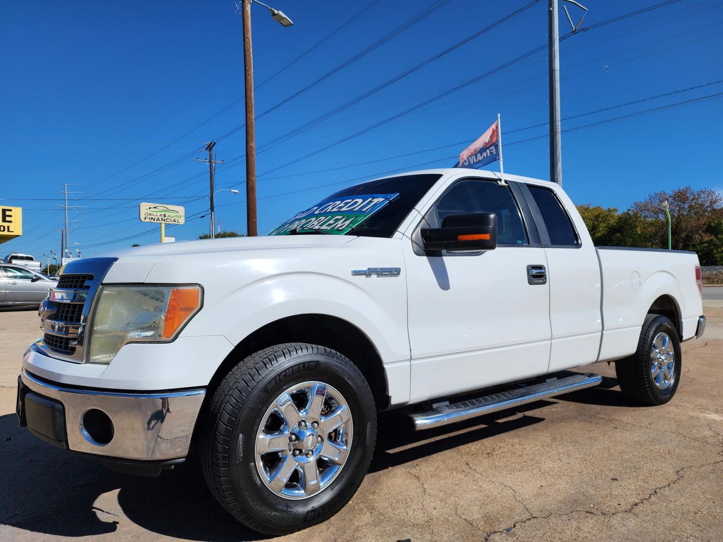 2013 WHITE /GRAY Ford F-150 XLT (1FTEX1CM4DF) with an 3.7L V6 DOHC 24V engine, 6-Speed Automatic transmission, located at 2660 S.Garland Avenue, Garland, TX, 75041, (469) 298-3118, 32.885551, -96.655602 - Welcome to DallasAutos4Less, one of the Premier BUY HERE PAY HERE Dealers in the North Dallas Area. We specialize in financing to people with NO CREDIT or BAD CREDIT. We need proof of income, proof of residence, and a ID. Come buy your new car from us today!! This is a very well cared for 2013 FO - Photo#7